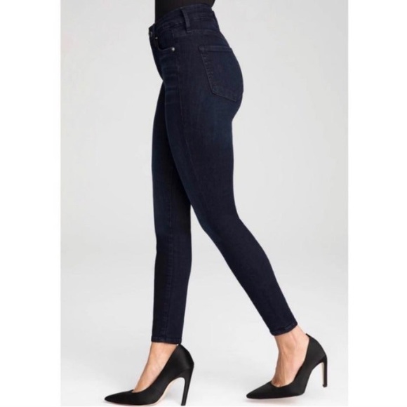 Good American Good Legs Skinny Jeans- Dark Wash - Picture 3 of 9
